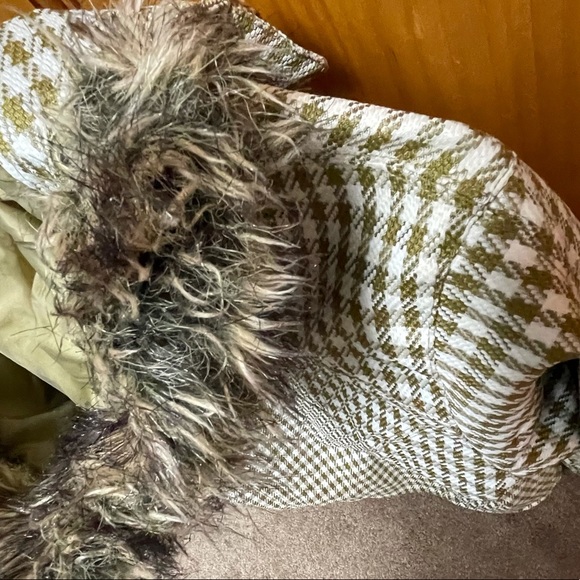 Roxy Snowboarding Coat - Size Medium - Picture 11 of 13